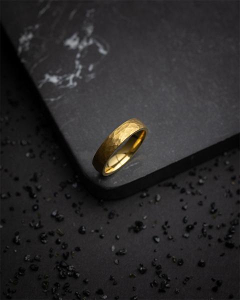 5 mm Titanring mit facettiertem Goldfinish - Pulso Gold